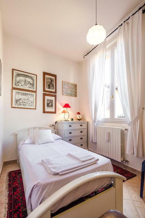 Lupari Apartment, Palazzo Storico Sotto Le Due Torri 博洛尼亚 外观 照片