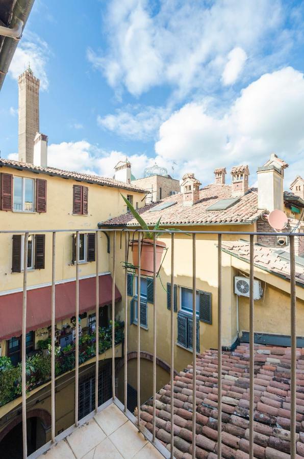 Lupari Apartment, Palazzo Storico Sotto Le Due Torri 博洛尼亚 外观 照片