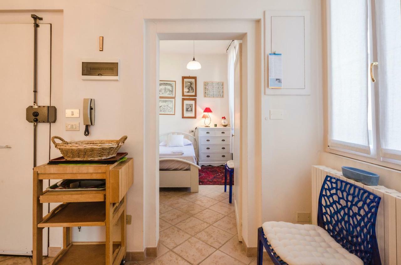 Lupari Apartment, Palazzo Storico Sotto Le Due Torri 博洛尼亚 外观 照片