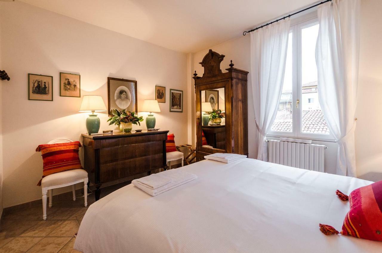 Lupari Apartment, Palazzo Storico Sotto Le Due Torri 博洛尼亚 外观 照片