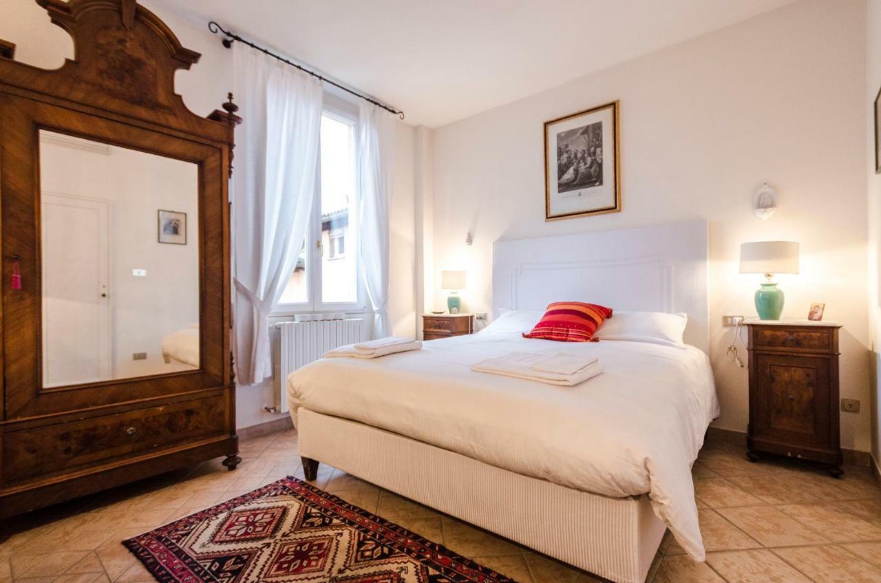 Lupari Apartment, Palazzo Storico Sotto Le Due Torri 博洛尼亚 外观 照片