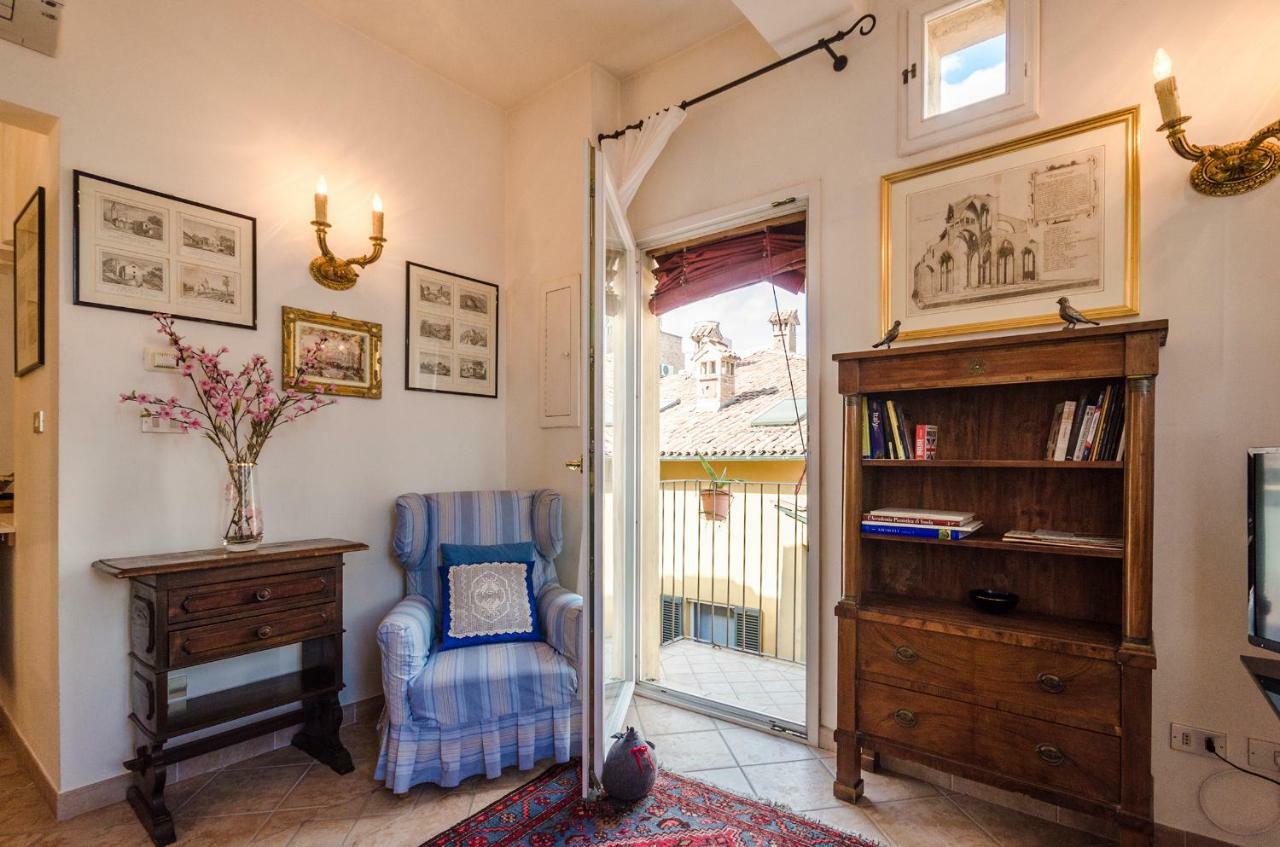 Lupari Apartment, Palazzo Storico Sotto Le Due Torri 博洛尼亚 外观 照片