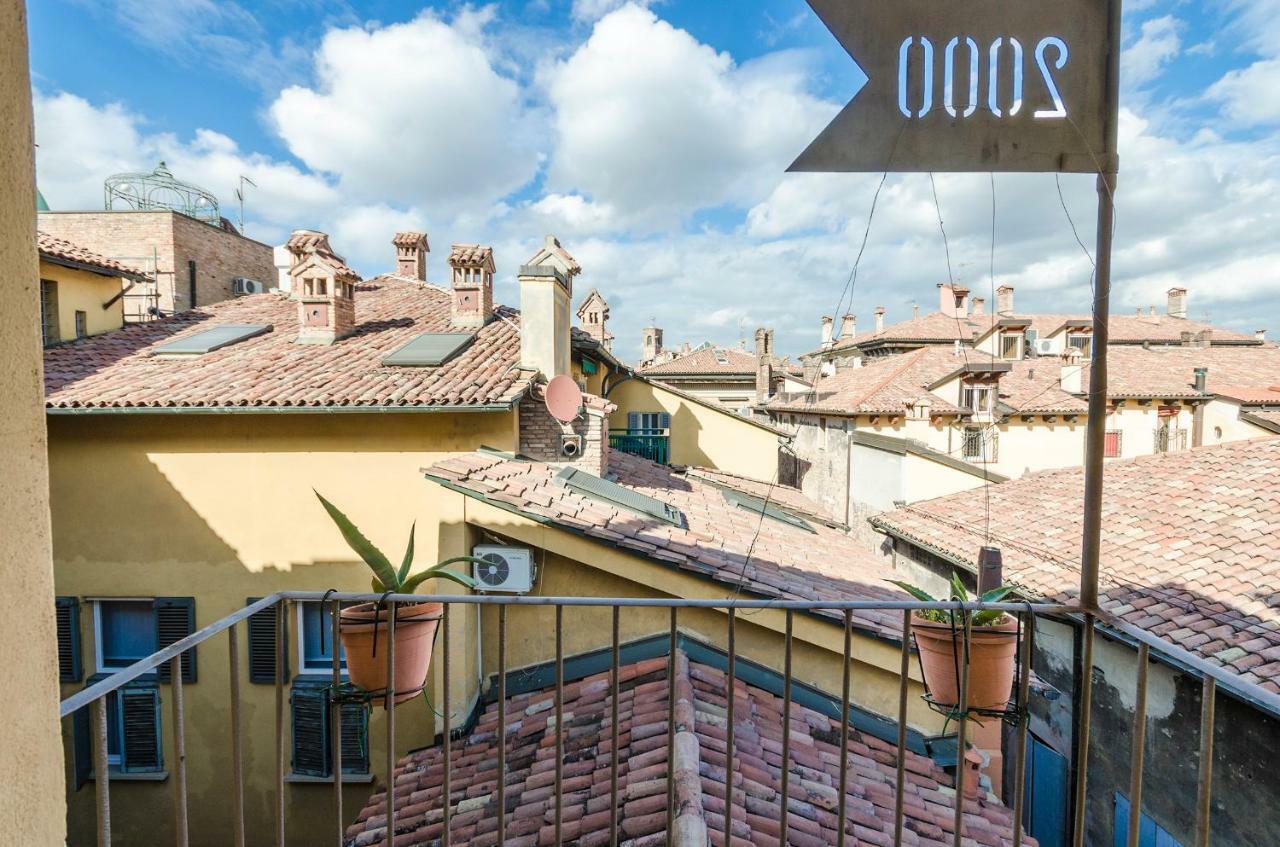 Lupari Apartment, Palazzo Storico Sotto Le Due Torri 博洛尼亚 外观 照片